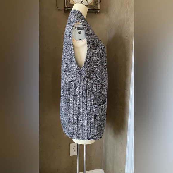 Banana Republic Gray Sleeveless Sweater Vest Cardigan Sz S - Picture 2 of 9